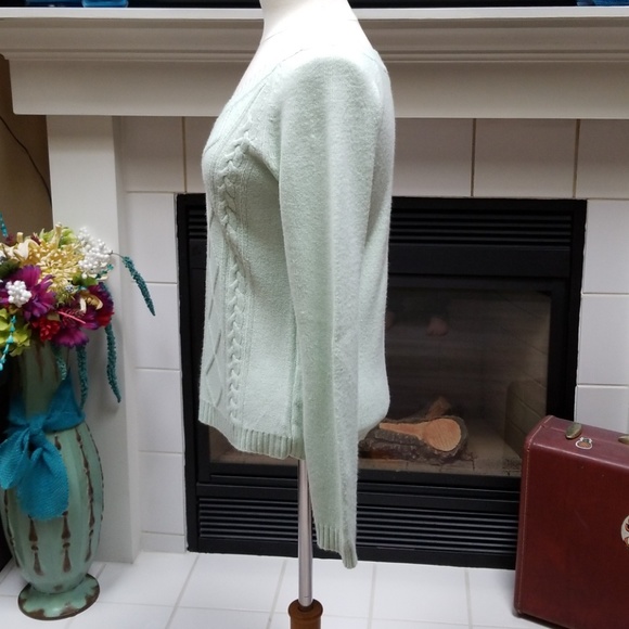 NEW YORK & CO sweater - Picture 2 of 6